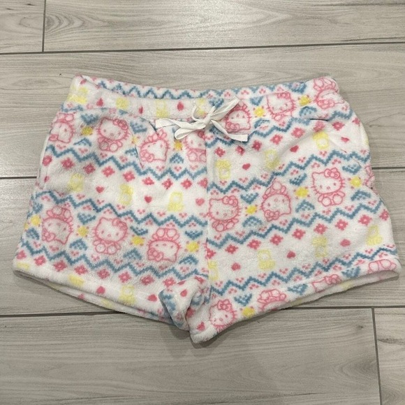 Sanrio Pants - NWOT Sanrio Hello Kitty spring Easter themed fuzzy‎ pajama shorts size large